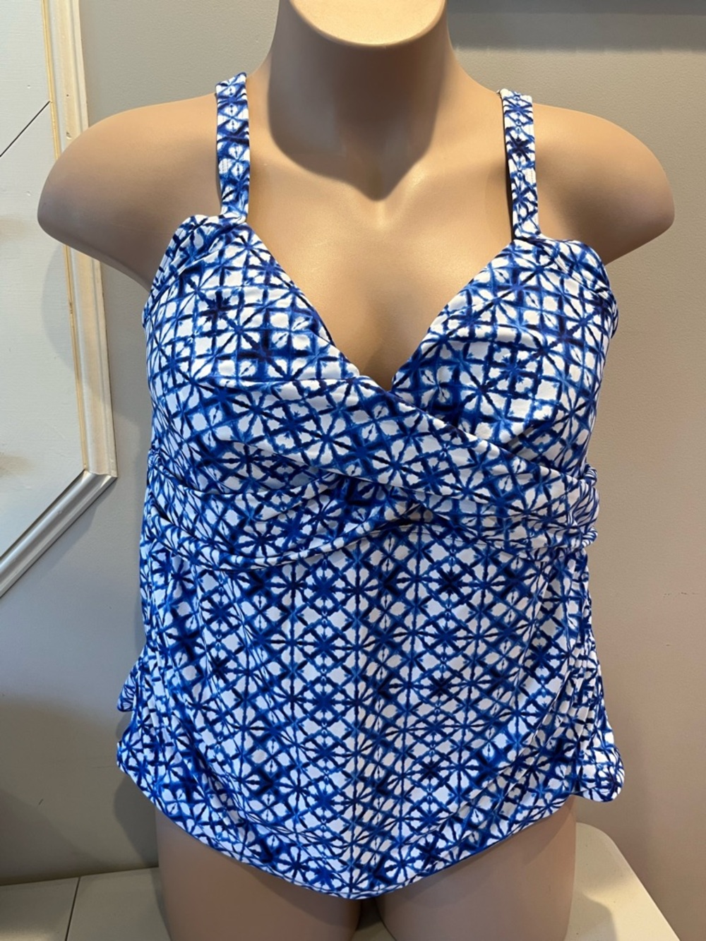 Lands End Women’s Tankini Bathing Suit Swimsuit Top Boho Blue & White 20W